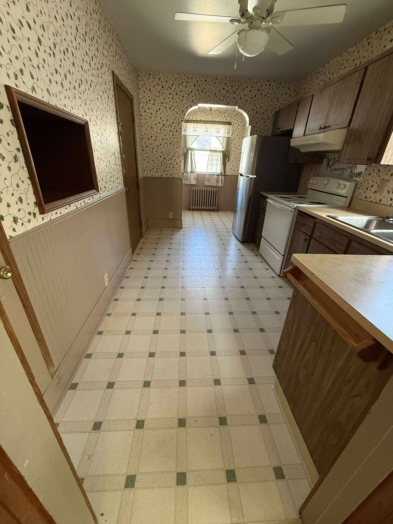 819 West Lawn Avenue - Lower