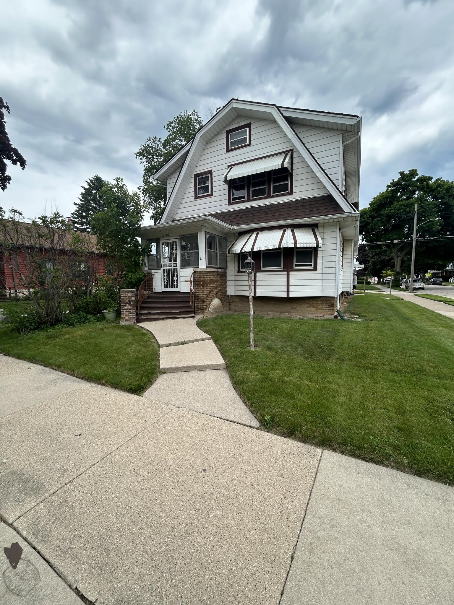 2301 Geneva Street - Lower