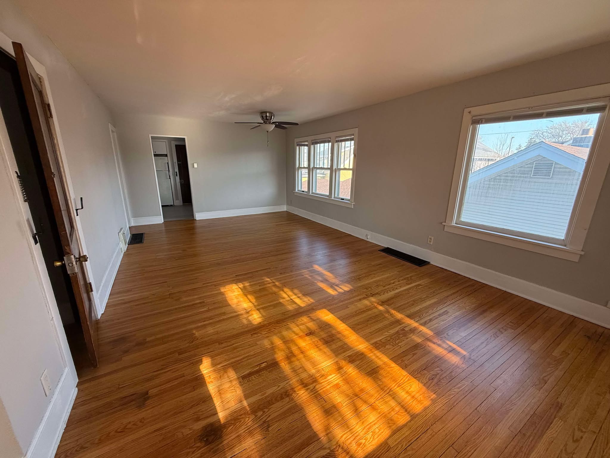 6835 32nd Avenue - Upper